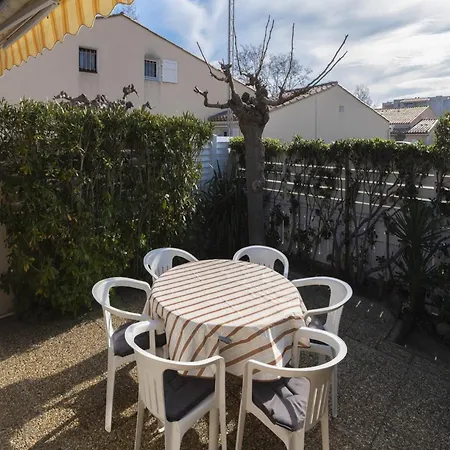 Family Retreat In Agde